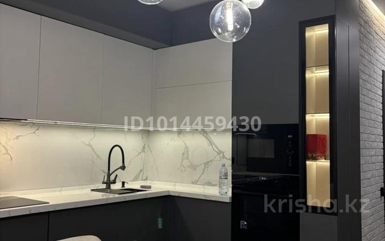 1-комнатная квартира · 44 м² · 12/21 этаж, Варламова 27a за 330 000 ₸ в Алматы, Алмалинский р-н — фото 2