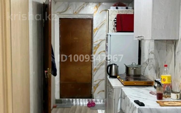 1-бөлмелі пәтер · 18 м² · 1/5 қабат, Хамида чурина, бағасы: 4.5 млн ₸ в Уральске, мкр Школьник — фото 5