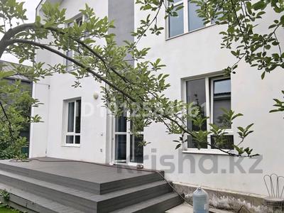 Жеке үй · 5 бөлме · 165 м² · 3.5 сот., мкр Коктобе, Рубинштейна 7Б — Елебекова, бағасы: 295 млн ₸ в Алматы, Медеуский р-н