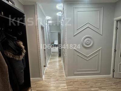 3-бөлмелі пәтер · 105 м² · 4/4 қабат, мкр Центральный, СырымДатов 11, бағасы: 300 000 ₸ в Атырау
