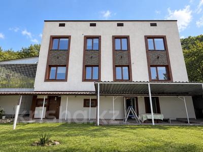 Отдельный дом · 5 комнат · 200 м² · 10 сот., Южная за 129 млн ₸ в Алматы, Бостандыкский р-н