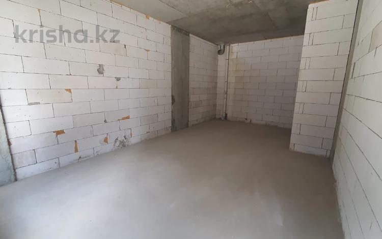 2-комнатная квартира · 56.9 м² · 1/4 этаж, мкр. Ак Шагала 10/6 за 26 млн ₸ в Атырау — фото 2
