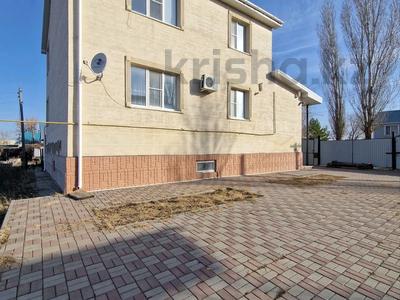 Продажа домов и дачи в Актюбинской обл.: Отдельный дом · 5 комнат · 244.3 м² · 12 сот., Т.Шонанулы 14 — Недалеко от Табыса за 48 млн 〒 Отдельный дом · 5 комнат · 244.3 м² · 12 сот., Т.Шонанулы 14 — Недалеко от Табыса за 48 млн 〒 в Актобе, жилой массив Юго-Запад-1