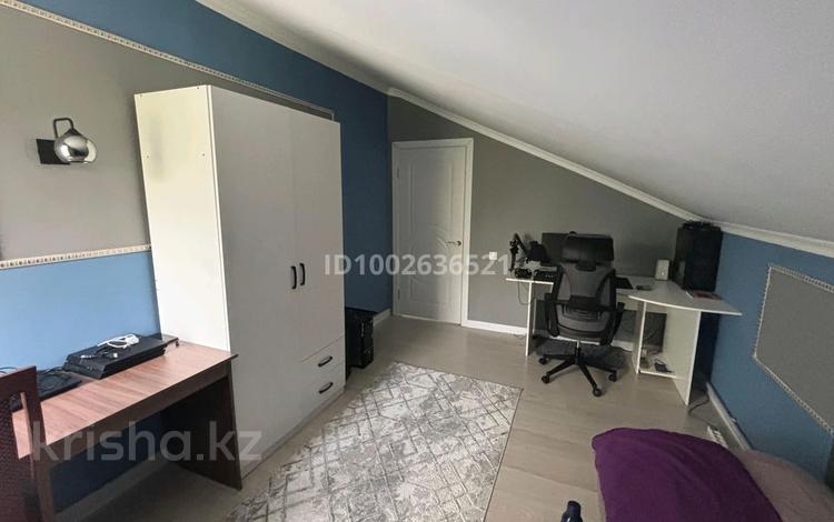 4-бөлмелі пәтер · 105.9 м² · 3/3 қабат, Маметова 4/1 — Возле 20 школы, бағасы: 40 млн ₸ в Атырау, мкр Жилгородок — фото 8