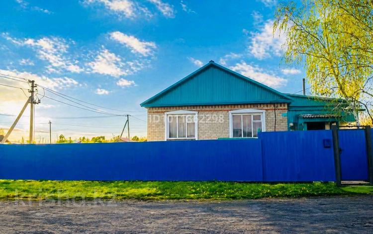 Отдельный дом · 3 комнаты · 100 м² · 7.4 сот., Набережная 29 за 13.5 млн ₸ в Булаеве — фото 2