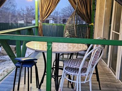 Аренда домов или дач посуточно в Акмолинской обл.: Дом · 1 комната · 28 м² · посуточно, Казахстанская 113 за 25 000 〒 Дом · 1 комната · 28 м² · посуточно, Казахстанская 113 за 25 000 〒 в Бурабае