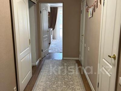 3-комнатная квартира · 82 м² · 2/6 этаж, мкр Самал, пр Достык за 79 млн ₸ в Алматы, Медеуский р-н