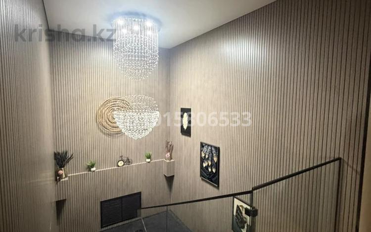 5-комнатная квартира · 276 м² · 12/12 этаж, Шмидта 6 — Набережная за 290 млн ₸ в Семее — фото 2