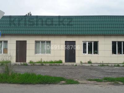 Отдельный дом • 13 комнат • 300 м² • 7.5 сот., Әуезов 79 за 25 млн 〒 в Карабулаке