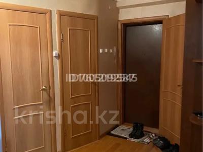 3-комнатная квартира · 60 м² · 1/5 этаж, Габдуллина 1 за 300 000 ₸ в Астане, Сарыарка р-н