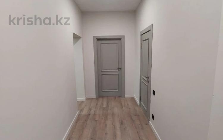 2-бөлмелі пәтер · 90 м² · 9/14 қабат, мкр Самал-3, мкр. Самал-3 15, бағасы: 90 млн ₸ в Алматы, Медеуский р-н — фото 2