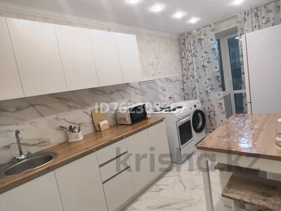 2-комнатная квартира · 49 м² · 8/9 этаж, мкр Юго-Восток, Мкр Юго-Восток, 30й микрорайон, Гапеева 6 — КарУ, больница Макажанова, Диацент, супермаркеты Южный Раха, Аян, Церковь, Спасское ШОССЕ,Рыскулова,Строителей,Степной,Кунгей,Муканова,Сатыбалдина за 18 000 ₸ в Караганде, Казыбек би р-н