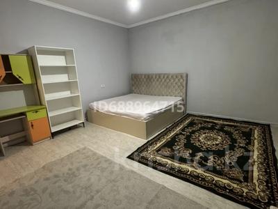 Отдельный дом · 1 комната · 40 м² · 2 сот., мкр Акбулак Мукаева 74 — Рыскулова Шарипова за 150 000 〒 в Алматы, Алатауский р-н