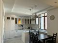 4-комнатная квартира · 110 м² · 17/20 этаж, Кабанбай батыра 43А за 650 000 ₸ в Астане, Есильский р-н