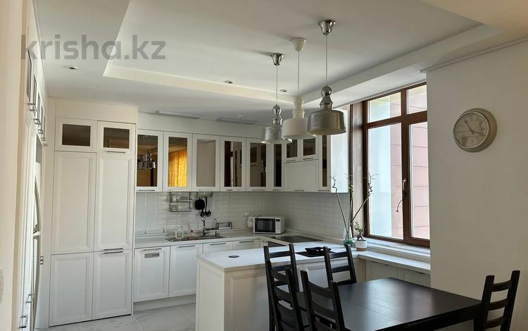 4-комнатная квартира · 110 м² · 17/20 этаж, Кабанбай батыра 43А за 650 000 ₸ в Астане, Есильский р-н — фото 6