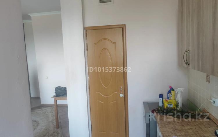 1-комнатная квартира · 35 м² · 4/4 этаж, мкр Кокжиек 12а за 150 000 ₸ в Алматы, Жетысуский р-н — фото 2