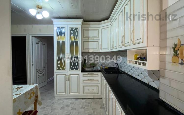 3-комнатная квартира, 71 м², 1/4 этаж, Шугыла 27