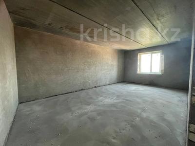 2-комнатная квартира · 77.9 м² · 8/9 этаж, Курмангазы 98 за 26.5 млн 〒 в Уральске