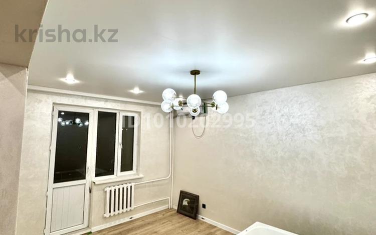 3-комнатная квартира · 70 м² · 2/5 этаж, мкр Нурсая 24 — Проспект Султана Бейбарыса за 29 млн 〒 в Атырау — фото 2