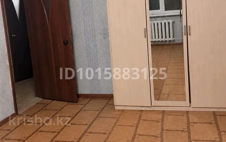 3-комнатная квартира · 64 м² · 1/5 этаж, Пришахтинск, Пришахтинск, 23й микрорайон за 100 000 ₸ в Караганде, Алихана Бокейханова р-н — фото 2