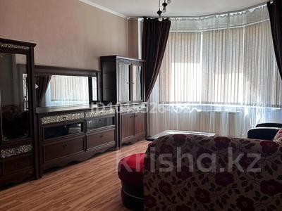 2-бөлмелі пәтер · 70 м² · 8/13 қабат, Иляева 33, бағасы: 300 000 ₸ в Шымкенте, Аль-Фарабийский р-н