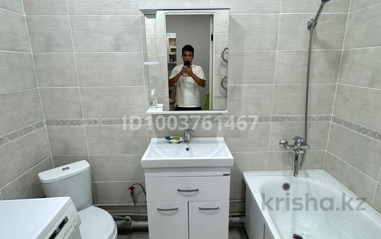 2-бөлмелі пәтер · 54 м² · 5/9 қабат, 7-ш/а. 15 — Вечного огня, рядом с морем, бағасы: 13 000 ₸ в Актау, 7-й мкр — фото 2