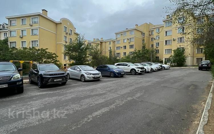 2-комнатная квартира, 80 м², 3/5 этаж помесячно, 15-й мкр 64а