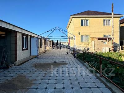 Отдельный дом · 8 комнат · 240 м² · 9 сот., Мкр 4, улица 14 7 за 55 млн ₸ в Жибек Жолы