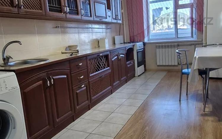 1-комнатная квартира · 40 м² · 4/5 этаж, проспект Абая 177/1 за 135 000 ₸ в Уральске — фото 2