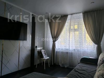 2-бөлмелі пәтер · 63 м² · 2/5 қабат, Абая 54/1 — Денвик магазин, бағасы: 180 000 ₸ в Уральске, мкр Школьник