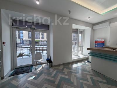 Свободное назначение, офисы, магазины и бутики, склады, общепит, салоны красоты, бани, гостиницы и зоны отдыха, медцентры и аптеки, образование, развлечения · 80 м² за 130 млн 〒 в Алматы, Бостандыкский р-н