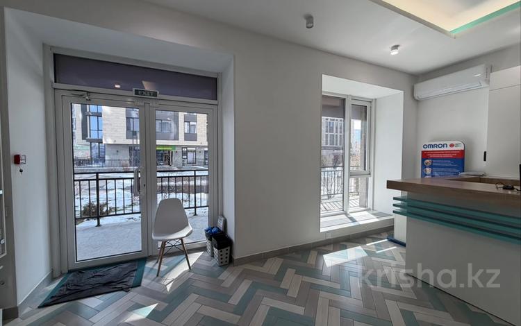 Свободное назначение, офисы, магазины и бутики, склады, общепит, салоны красоты, бани, гостиницы и зоны отдыха, медцентры и аптеки, образование, развлечения · 80 м² за 130 млн 〒 в Алматы, Бостандыкский р-н — фото 2