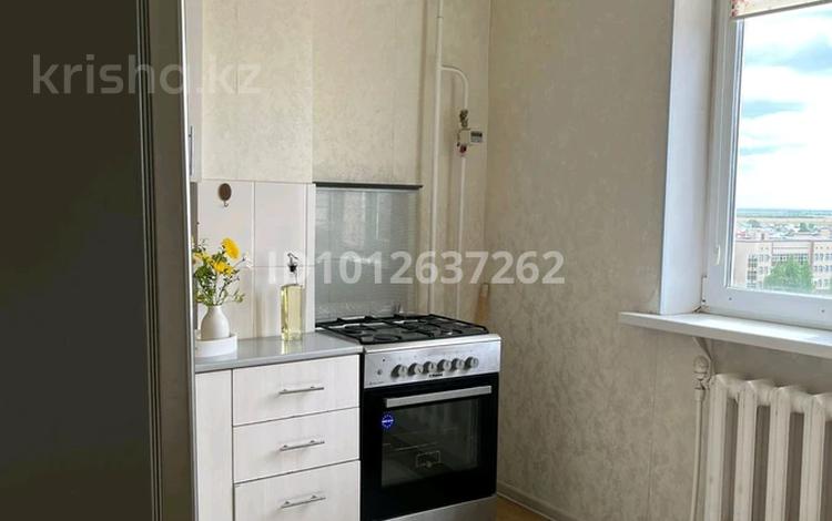 2-комнатная квартира · 72 м² · 8/9 этаж, 10 мкрн 21 — Находится воле поликлиники за 130 000 ₸ в Аксае — фото 2