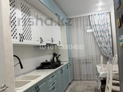 3-комнатная квартира · 74 м² · 4/5 этаж, мкр Улы Дала — Даниял Даму, Фиркан жанында. остановка үйдің алдында. 69,64,67 мектептер жақын. Үй қыста өте жылы. за 150 000 ₸ в Таразе