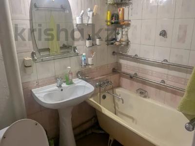 2-бөлмелі пәтер · 42 м² · 4/4 қабат, мкр №1, 1-микрорайон 76 СКИДКА НА НАШУ КОМИССИЮ % УСПЕЙТЕ, бағасы: 23 млн ₸ в Алматы, Ауэзовский р-н