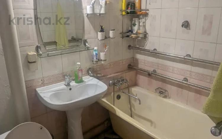 2-бөлмелі пәтер · 42 м² · 4/4 қабат, мкр №1, 1-микрорайон 76 СКИДКА НА НАШУ КОМИССИЮ % УСПЕЙТЕ, бағасы: 23 млн ₸ в Алматы, Ауэзовский р-н — фото 2