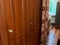 4-комнатная квартира · 63 м² · 1/5 этаж, Майкудук, 15й микрорайон 26 за 12 млн ₸ в Караганде, Алихана Бокейханова р-н