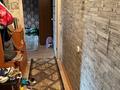 4-комнатная квартира · 63 м² · 1/5 этаж, Майкудук, 15й микрорайон 26 за 12 млн ₸ в Караганде, Алихана Бокейханова р-н — фото 2