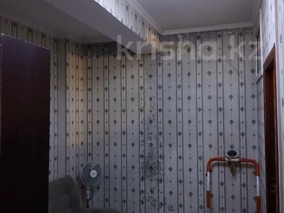 1 комната · 30 м², мкр Аксай-4 Тауке хан 65 за 60 000 ₸ в Алматы, Ауэзовский р-н