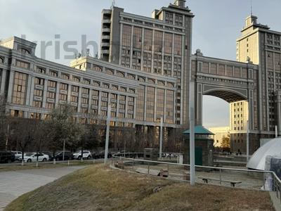 5-комнатная квартира · 285 м² · 6/7 этаж, Кабанбай батыра 19 за 207 млн 〒 в Астане, Есильский р-н