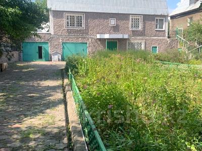 Отдельный дом · 6 комнат · 278 м² · 10 сот., Крупская 25 за 35.5 млн 〒 в Темиртау