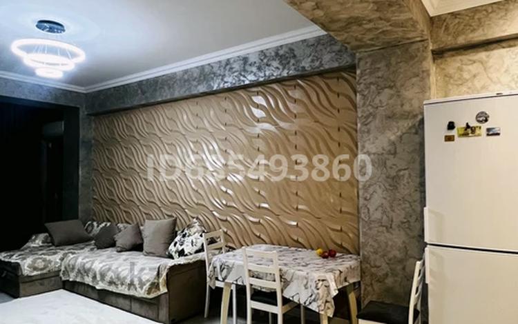 2-комнатная квартира · 53 м² · 1/9 этаж, мкр №12 22/2 за 300 000 〒 в Алматы, Ауэзовский р-н — фото 9