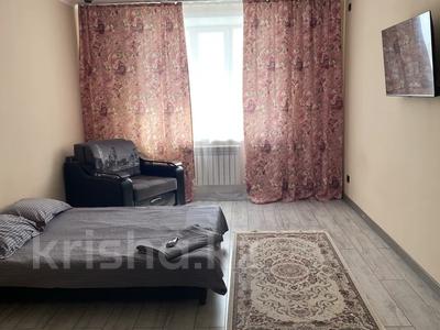 1-комнатная квартира · 60 м² · 7/9 этаж, мкр Жулдыз, Самал 70/3 за 15 000 ₸ в Уральске