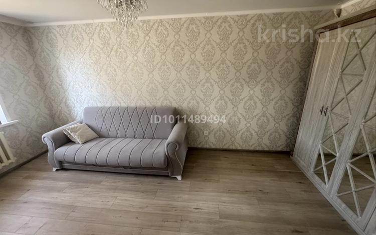 1-бөлмелі пәтер · 37 м² · 1/2 қабат, Семей, ул. 19 Линия дом 8, бағасы: 10 млн ₸ — фото 3