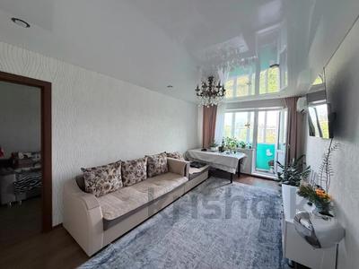 3-комнатная квартира · 58.1 м² · 5/5 этаж, мкр Юго-Восток, проспект Строителей — Средняя школа №15, Средняя школа №27, Школа-лицей №57 им. С. Саттарова, Рынок "Арай", Кинотеатр "Сары-Арка", ТЦ "Береке", ТРЦ "Проспект" за 20.9 млн ₸ в Караганде, Казыбек би р-н