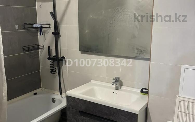 1-комнатная квартира · 38 м² · 3/5 этаж, Увалиева 9/3 за 190 000 ₸ в Усть-Каменогорске — фото 2