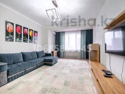 2-комнатная квартира · 90 м² · 6/18 этаж, Гагарина 133/2 — Абая за 30 000 ₸ в Алматы, Алмалинский р-н