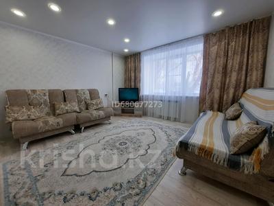 2-бөлмелі пәтер, 58 м², 1/9 қабат тәулігіне, Сатпаева 14, бағасы: 12 000 〒 в Усть-Каменогорске