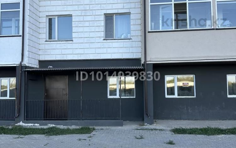 Свободное назначение, офисы, магазины и бутики, склады, общепит, салоны красоты, фитнес и спорт, медцентры и аптеки, образование, развлечения, конференц-залы, кабинеты и рабочие места, студии · 143.2 м² за 358 000 ₸ в Косшы — фото 2