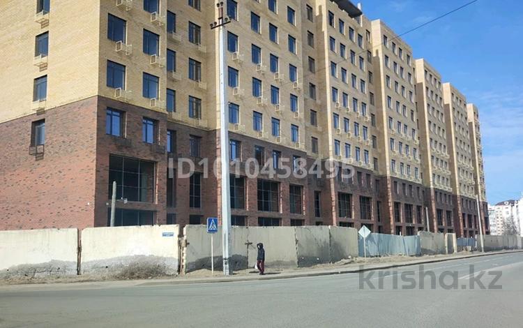 3-бөлмелі пәтер · 83 м² · 3/10 қабат, мкр Центральный, Абая — Жк Аягоз по Канцева, бағасы: 28 млн ₸ в Атырау — фото 2